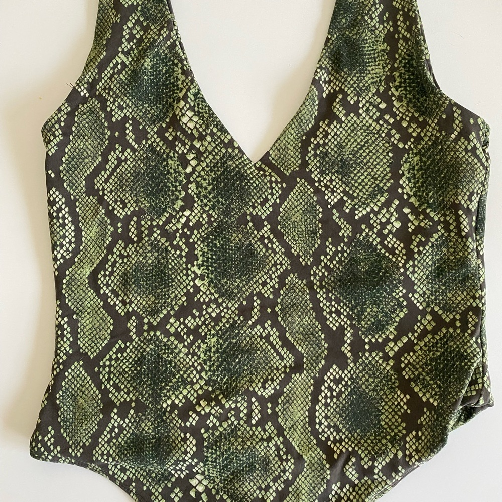 Babaton Alligator Print Bodysuit. Size M.